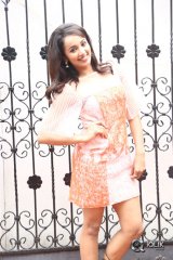 Tejaswi Madivada Interview About Rojulu Marayi